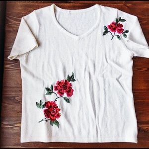 Embroidered Top🌹